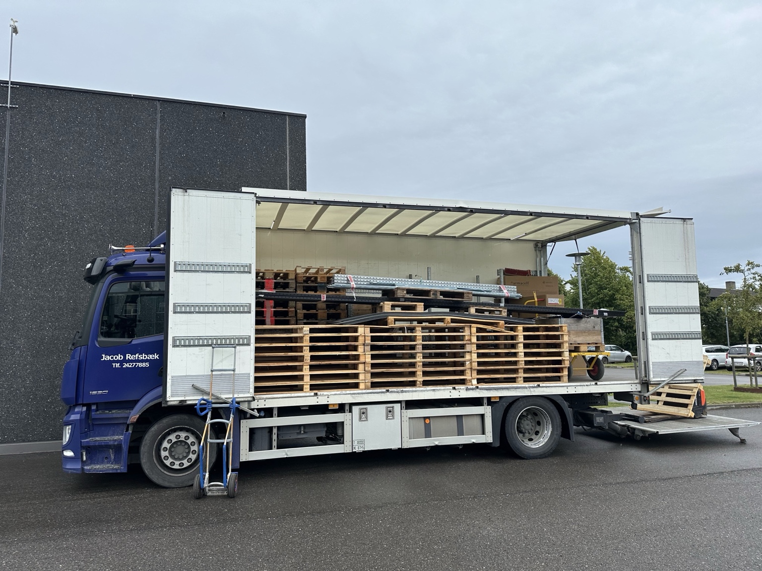 J&M Transports 15 pallers bil
